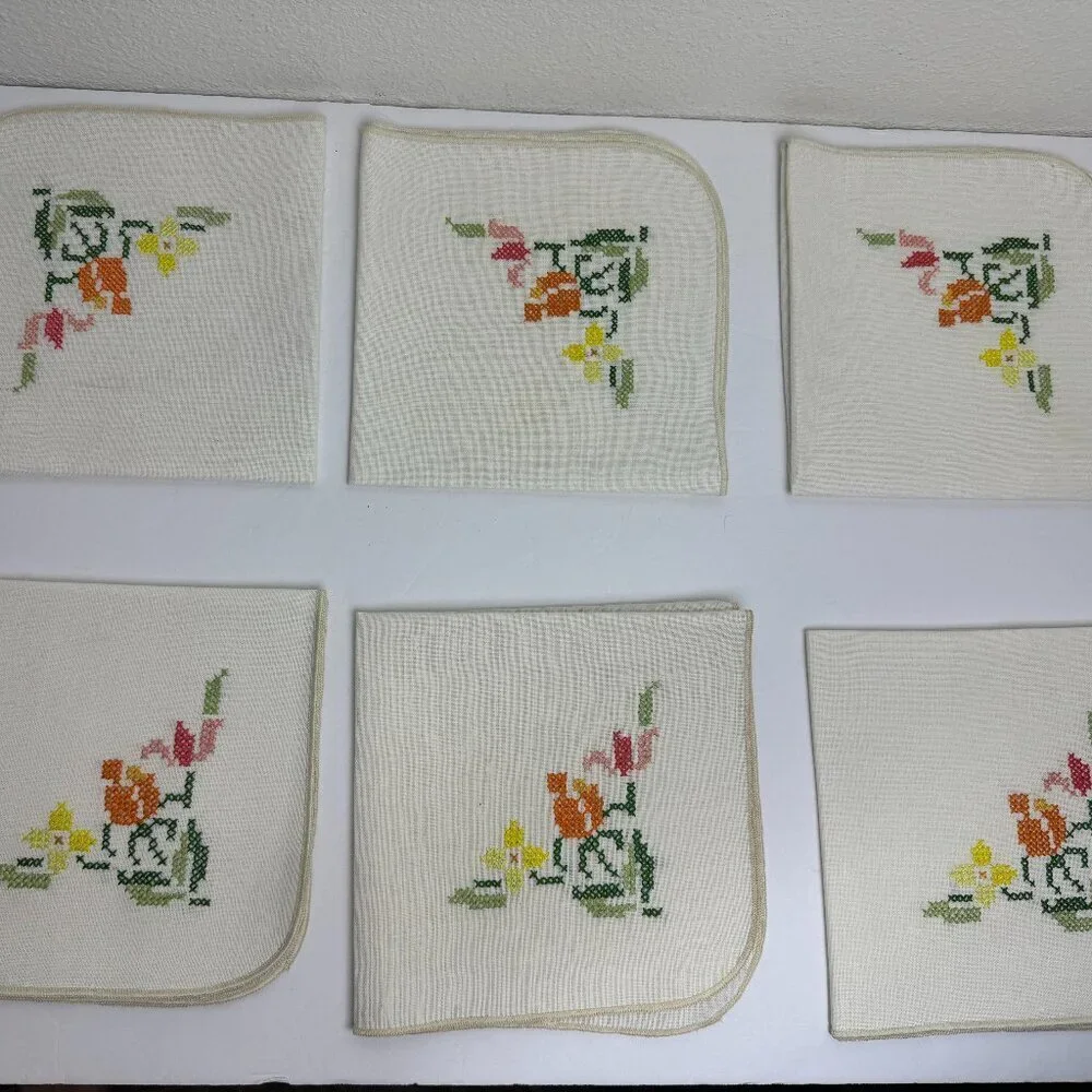 Vintage Embroidery Set 6 napkins serviette Linen 15.5